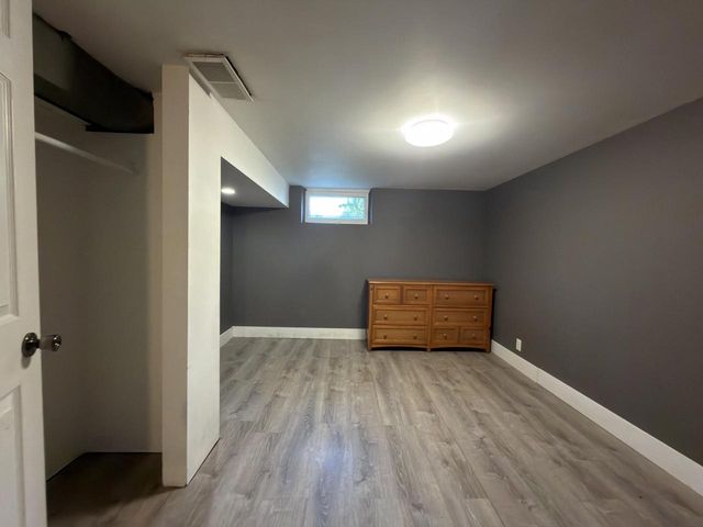 7501 W Vienna COURT, Milwaukee, WI 53216