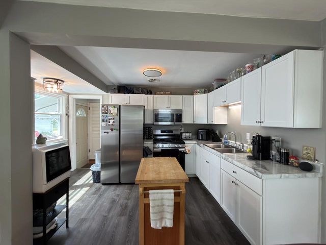 7501 W Vienna COURT, Milwaukee, WI 53216