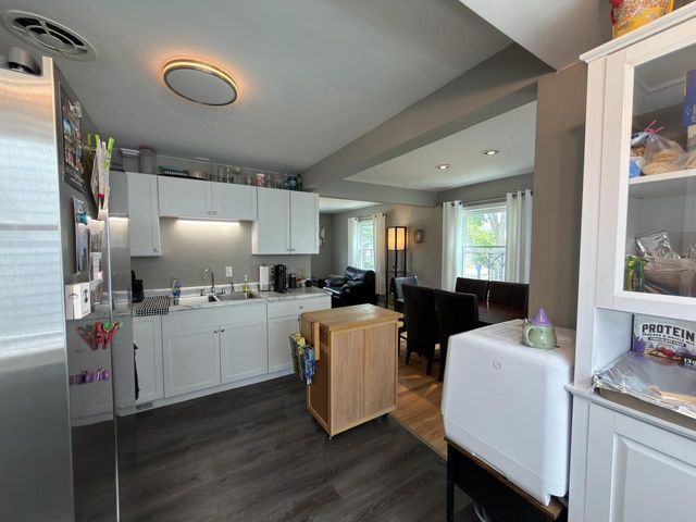 7501 W Vienna COURT, Milwaukee, WI 53216