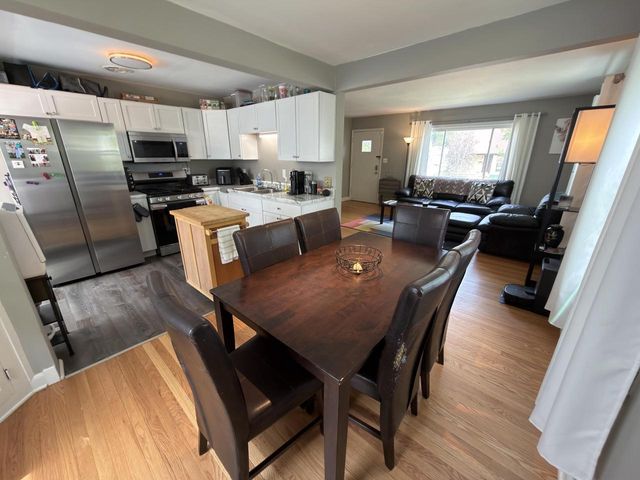 7501 W Vienna COURT, Milwaukee, WI 53216