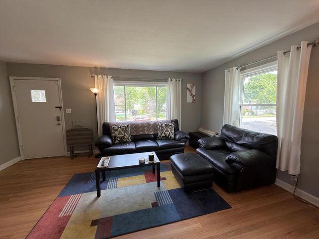7501 W Vienna COURT, Milwaukee, WI 53216