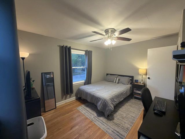 7501 W Vienna COURT, Milwaukee, WI 53216
