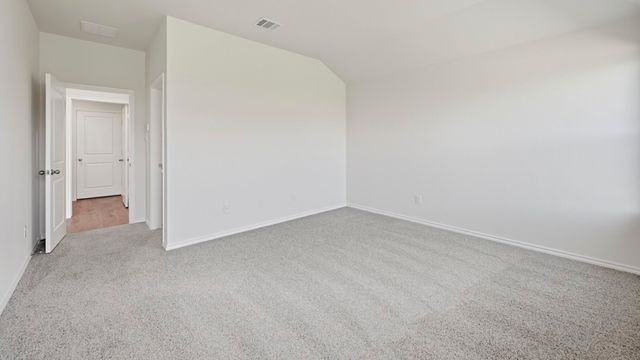 800 Barton Drive, Ennis, TX 75119