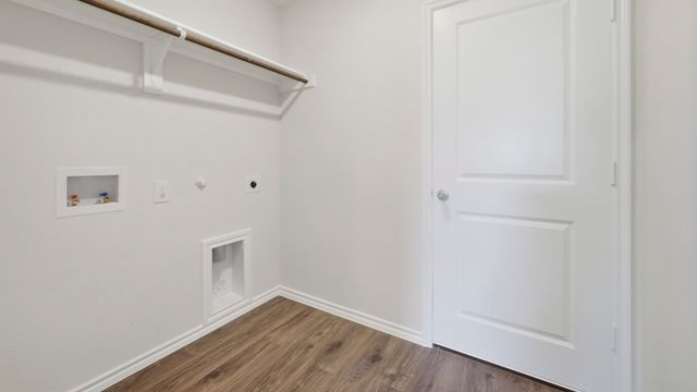 800 Barton Drive, Ennis, TX 75119