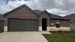 800 Barton Drive, Ennis, TX 75119