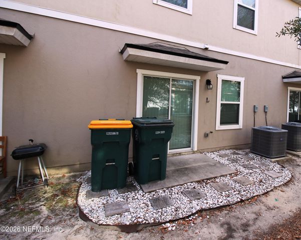 335 ARALIA Lane, Jacksonville, FL 32216