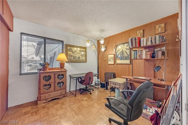5198 Wilbur Street, Las Vegas, NV 89119