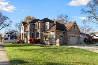 200 N School Street, Mount Prospect, IL 60056