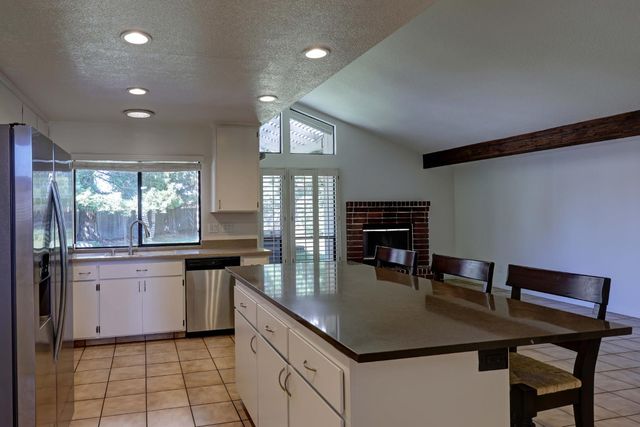 4401 The Ct, Sacramento, CA 95821