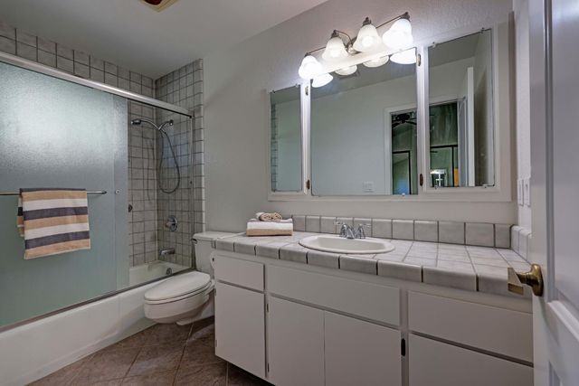 4401 The Ct, Sacramento, CA 95821