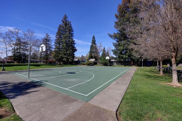 4401 The Ct, Sacramento, CA 95821