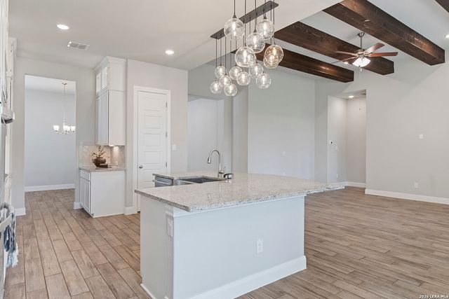 9015 Mendrin Rdg, Fair Oaks Ranch, TX 78015