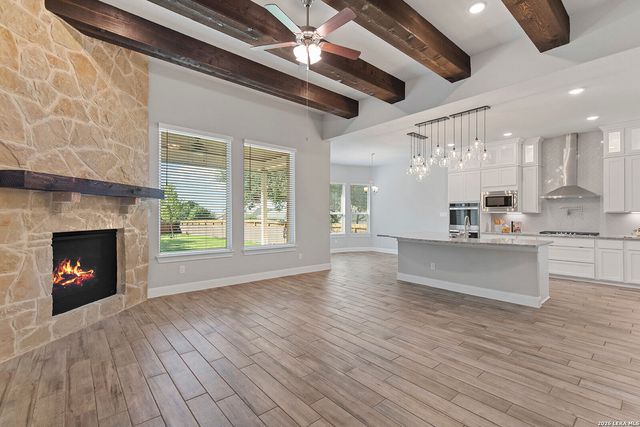 9015 Mendrin Rdg, Fair Oaks Ranch, TX 78015