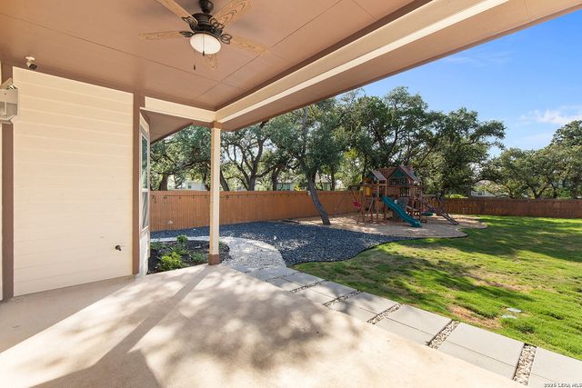 9015 Mendrin Rdg, Fair Oaks Ranch, TX 78015