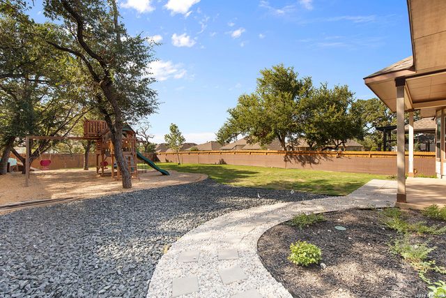 9015 Mendrin Rdg, Fair Oaks Ranch, TX 78015