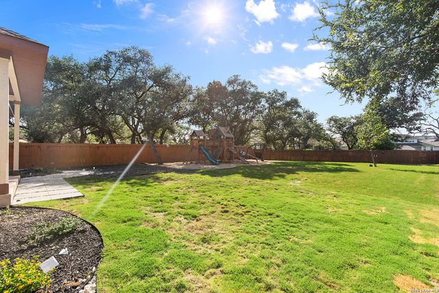 9015 Mendrin Rdg, Fair Oaks Ranch, TX 78015