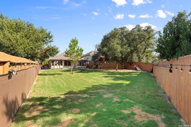 9015 Mendrin Rdg, Fair Oaks Ranch, TX 78015
