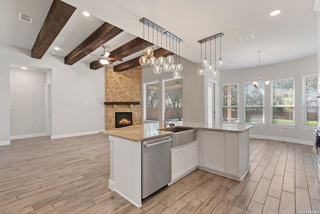 9015 Mendrin Rdg, Fair Oaks Ranch, TX 78015
