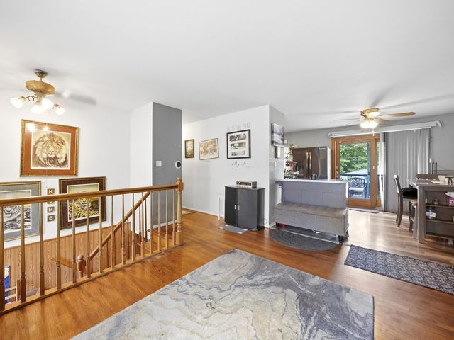 909 Cypress Lane, Joliet, IL 60435