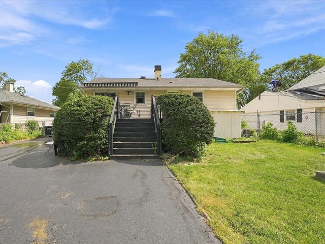 909 Cypress Lane, Joliet, IL 60435