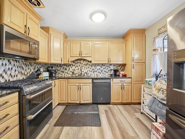 909 Cypress Lane, Joliet, IL 60435