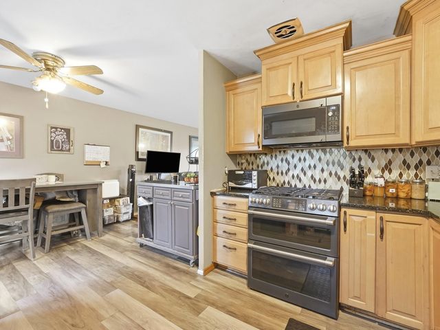 909 Cypress Lane, Joliet, IL 60435