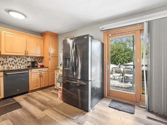 909 Cypress Lane, Joliet, IL 60435