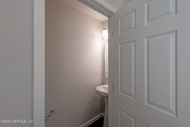 4135 COLLINS Road, Jacksonville, FL 32244