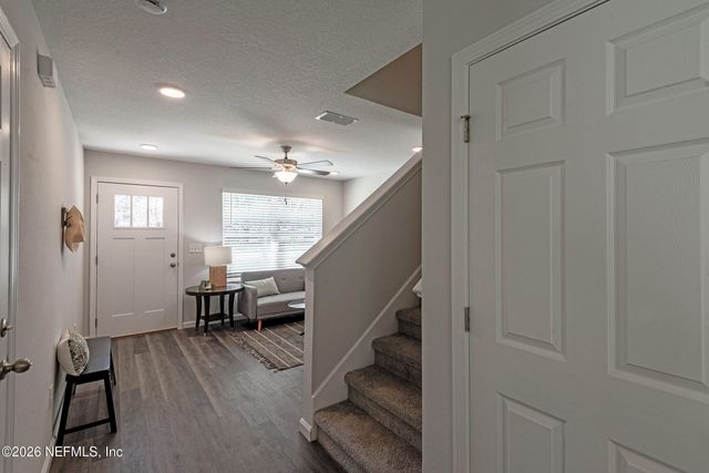 4135 COLLINS Road, Jacksonville, FL 32244