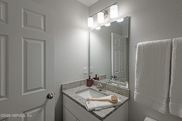 4135 COLLINS Road, Jacksonville, FL 32244