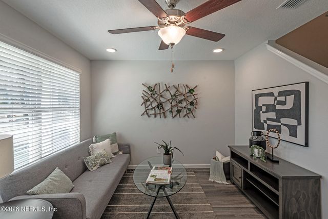 4135 COLLINS Road, Jacksonville, FL 32244