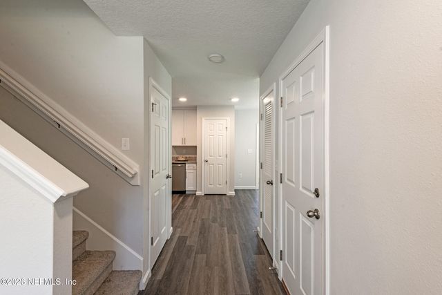 4135 COLLINS Road, Jacksonville, FL 32244