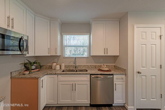 4135 COLLINS Road, Jacksonville, FL 32244