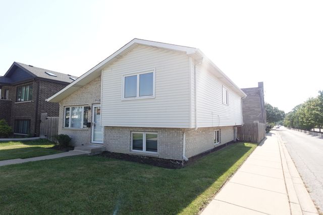 9800 S ARTESIAN Avenue, Evergreen Park, IL 60805