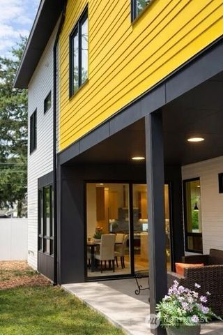 16344 Linden Avenue N, Shoreline, WA 98133