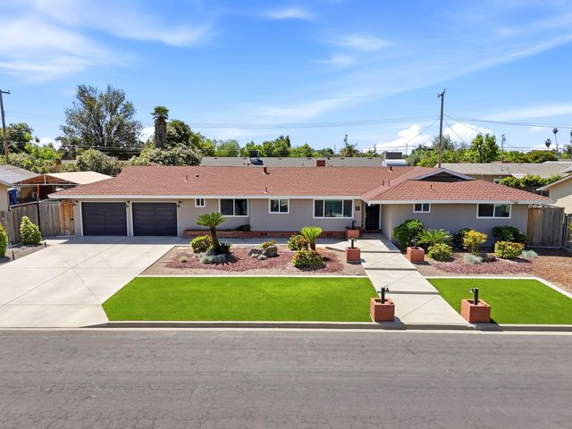 365 E Sycamore Drive, Hanford, CA 93230