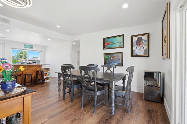 365 E Sycamore Drive, Hanford, CA 93230