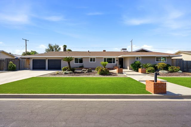 365 E Sycamore Drive, Hanford, CA 93230