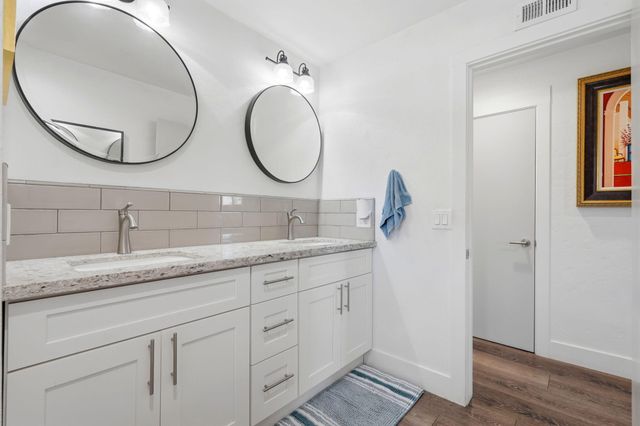 365 E Sycamore Drive, Hanford, CA 93230
