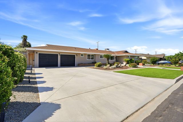 365 E Sycamore Drive, Hanford, CA 93230
