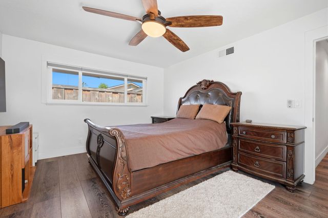 365 E Sycamore Drive, Hanford, CA 93230