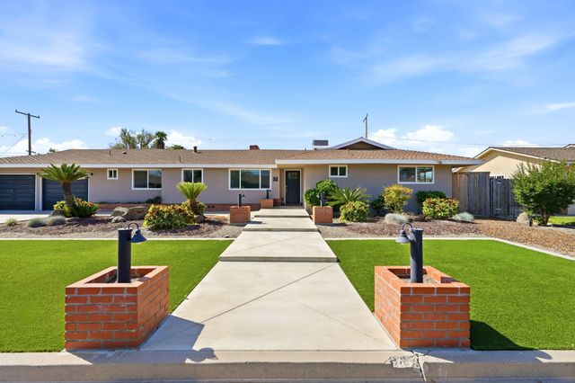 365 E Sycamore Drive, Hanford, CA 93230