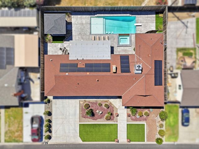 365 E Sycamore Drive, Hanford, CA 93230