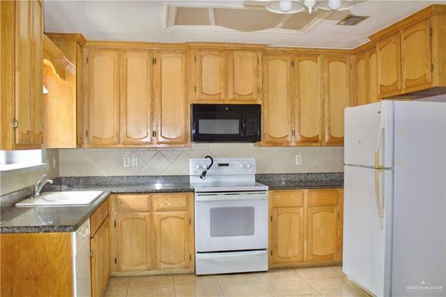 2004 W Western Drive APT D, Edinburg, TX 78539