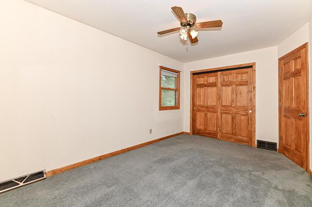 W294S2960 Wills Barry COURT, Waukesha, WI 53188