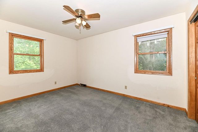 W294S2960 Wills Barry COURT, Waukesha, WI 53188