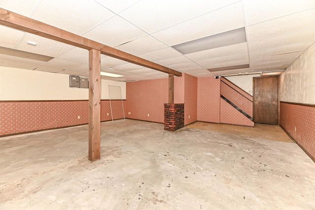 W294S2960 Wills Barry COURT, Waukesha, WI 53188