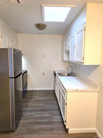 186C Ventry Court, Ridge, NY 11961