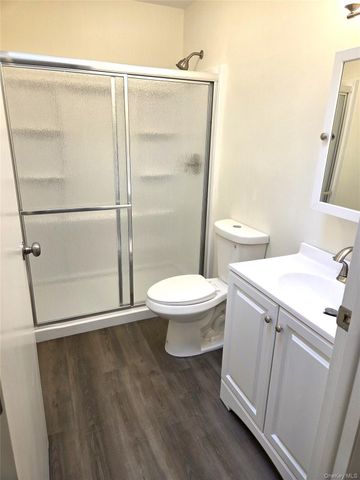 186C Ventry Court, Ridge, NY 11961