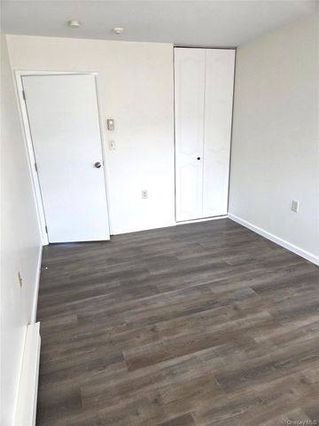 186C Ventry Court, Ridge, NY 11961